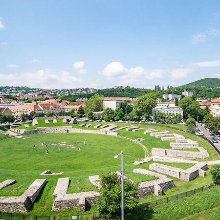 Free Parking Amphitheater Apartment - Wifi, Ac, Tv Budapest Exterior photo
