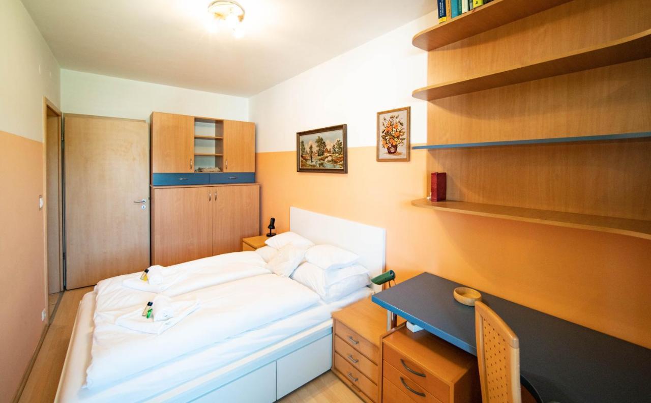 Free Parking Amphitheater Apartment - Wifi, Ac, Tv Budapest Exterior photo
